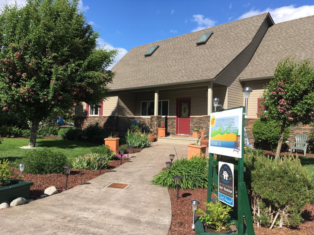 A Day'S Dream B&B Peachland Bagian luar foto